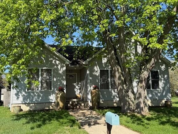 2nd image of 321 S Park St