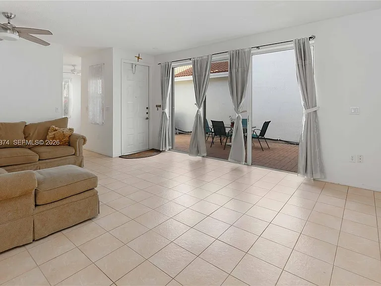 1521 Seagrape Way #1521 — Photo 9