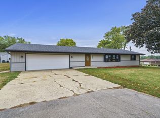 431 Williams Dr, Oregon, IL 61061