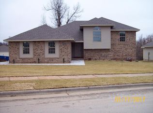 2104 W McClernon St, Springfield, MO 65803