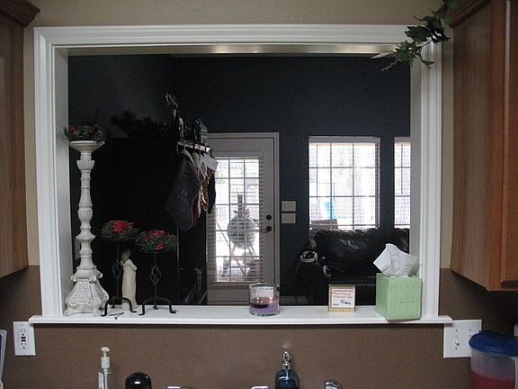 5th image of 112 Willow Brook Dr