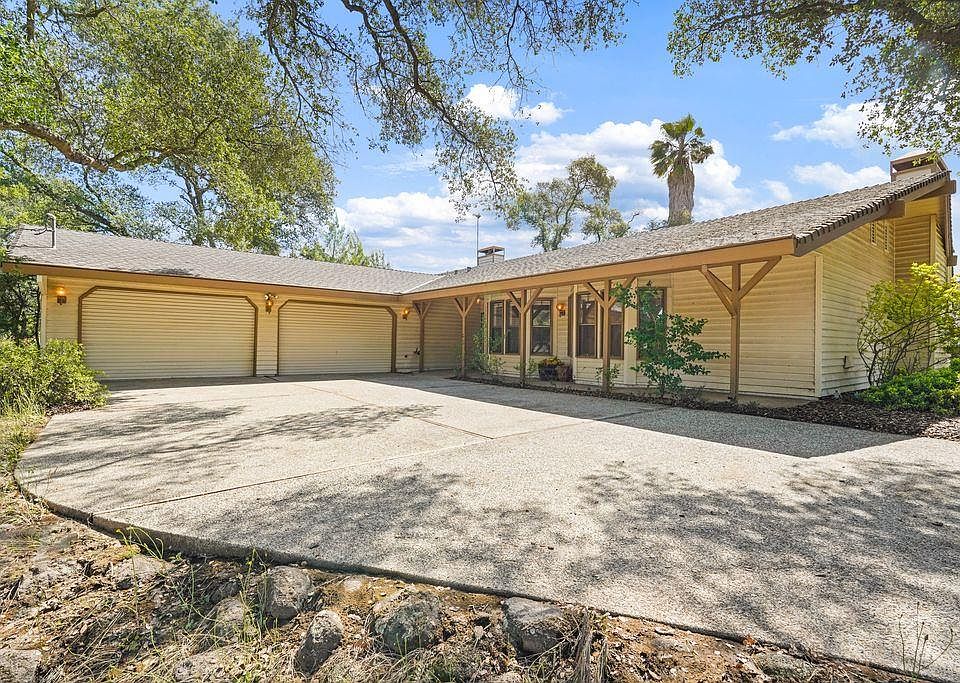 1st image of 6015 Rustic Hills Dr