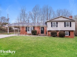 2304 Barnsley Ct, Winston Salem, NC 27106