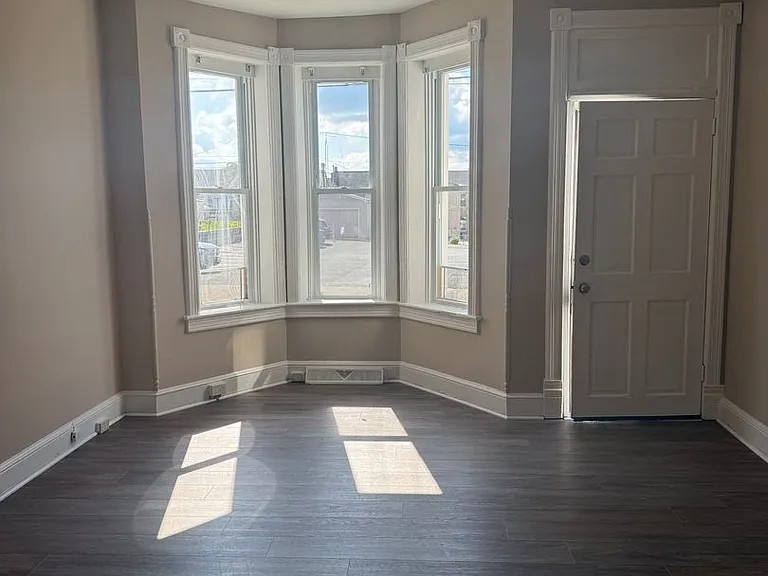 217 Winter St — Photo 3
