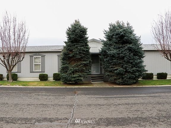 3rd image of 544 NE Villa Ave