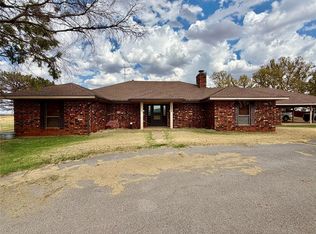 10066 N 2263rd Rd, Clinton, OK 73601