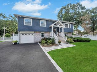 200 Marion St, Sayville, NY 11782