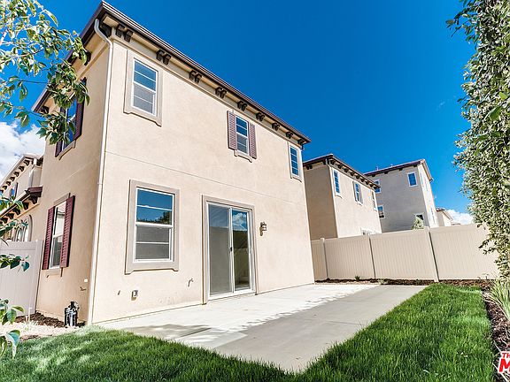 3rd image of 10585 Fuschia Cir