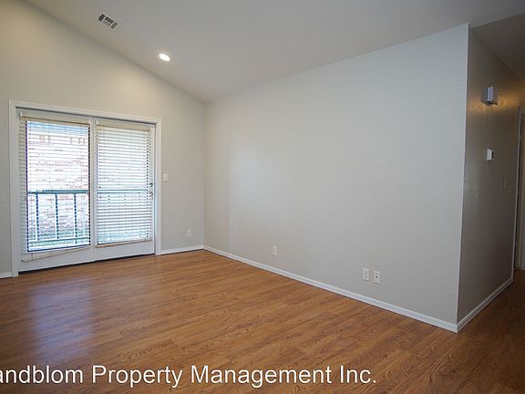 4th image of 461 E 142nd Pl