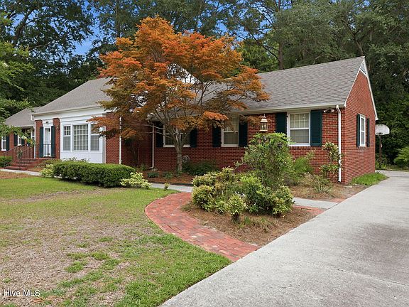3rd image of 202 Greenbriar Drive