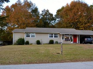 4 Davis St, Taylors, SC 29687