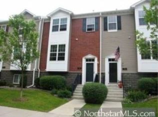 722 Regency Ln E, Hopkins, MN 55343