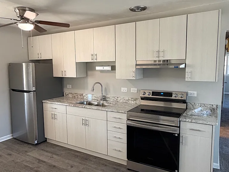 5500 S Madison St #17 — Photo 5