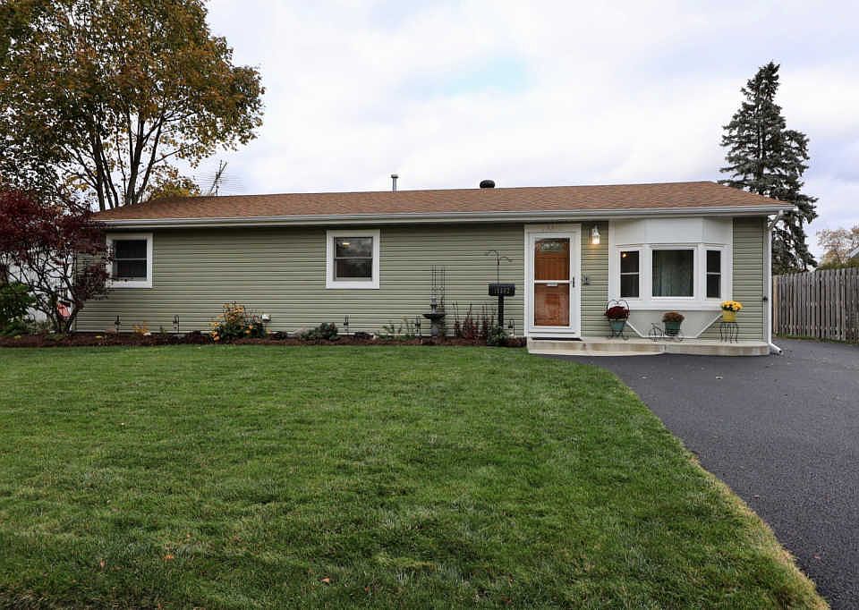 1st image of 18582 W Karen Ln
