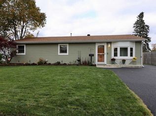 18582 W Karen Ln, Gurnee, IL 60031