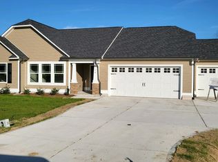 24 Kickoff Cir, Benson, NC 27504