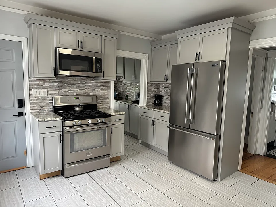 144 Dante St #2