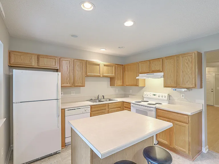 8074 Shadow Oak Dr — Photo 9