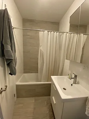 Rented by R New York | media 9