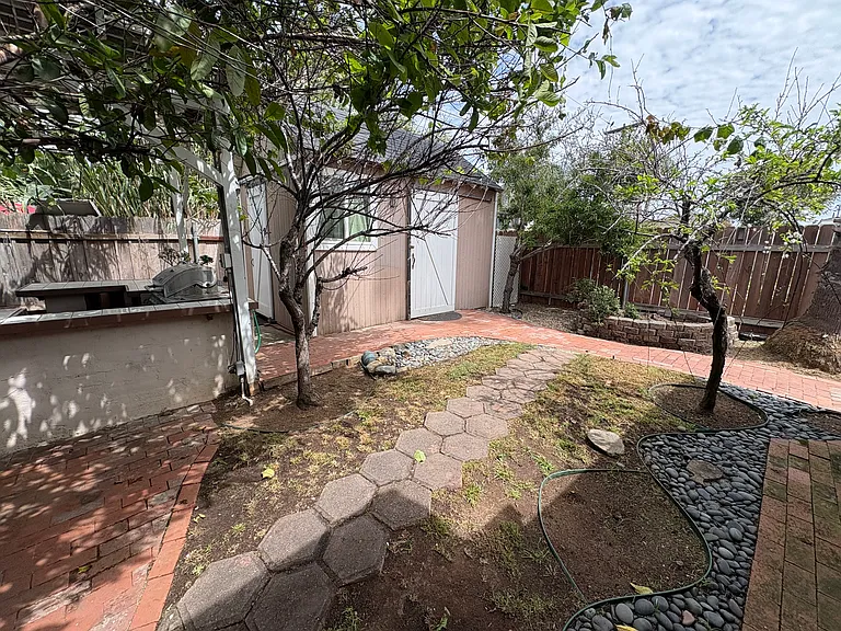 606 Spruce St — Photo 31