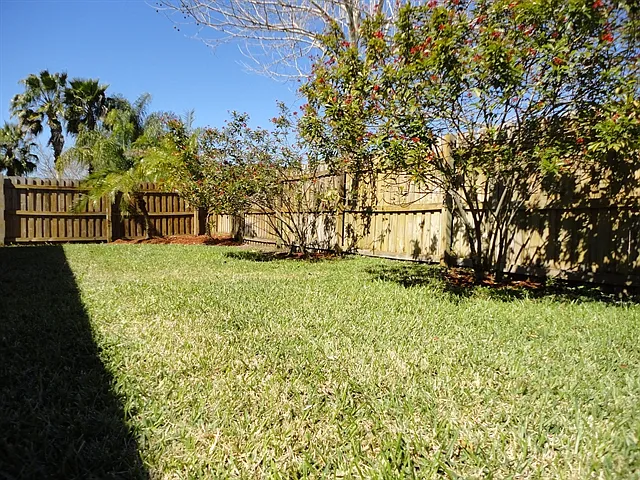 9710 Bay Colony Dr — Photo 19