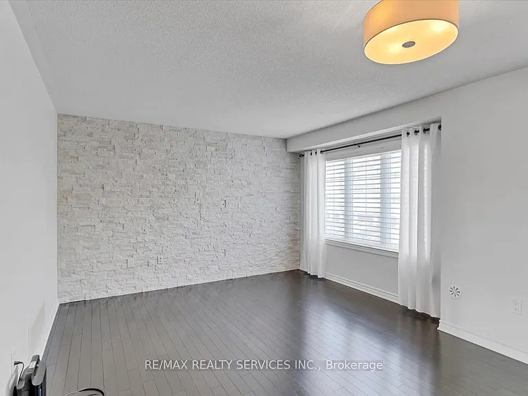 84 Bannister Cres — Photo 20