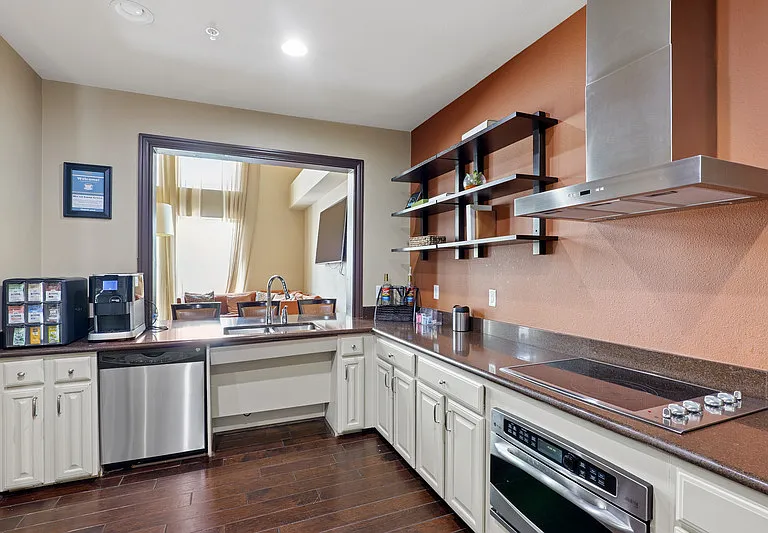 Residences at Gramercy — Photo 17