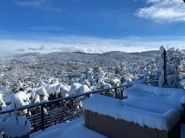 943 Cerro De La Paz, Santa Fe, NM 87501