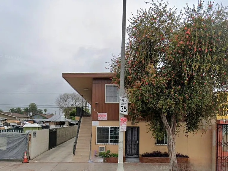 1232 W Florence Ave #3 — Photo 5