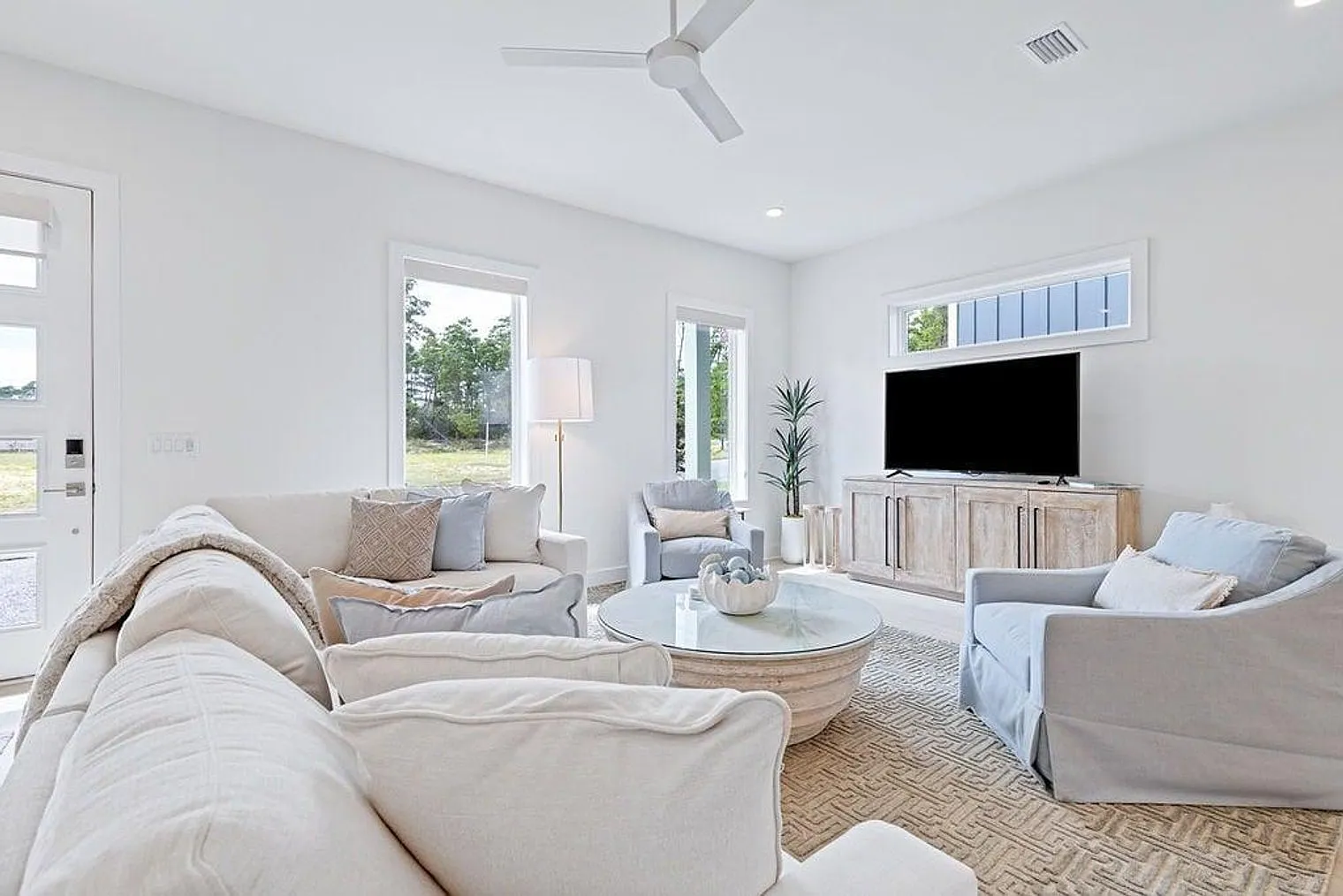 5 bed, 4.0 bath, 2540 sqft, $5,524 — Photo 1