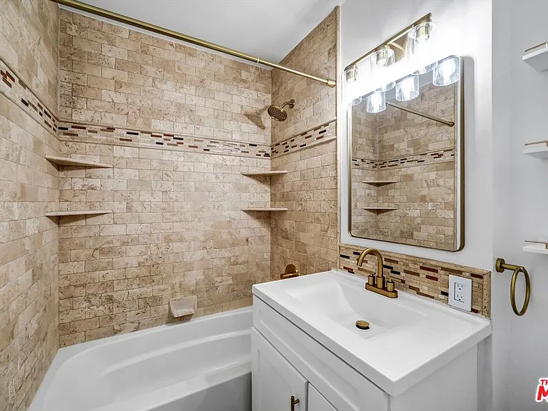 6254 Ben Ave — Photo 17