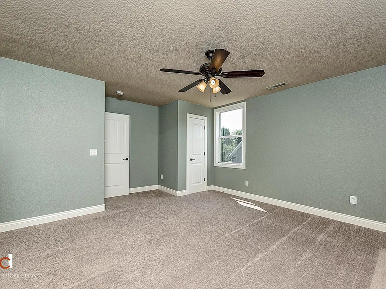 1408 NE Dysart Woods Ln — Photo 26