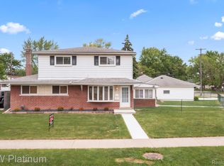 2070 Meyer Ct, Lincoln Park, MI 48146
