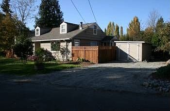 2nd image of 2020 NE 135th Pl
