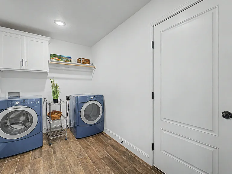 2040 Periwinkle Pl — Photo 16