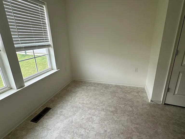 115 Cecily Way — Photo 40