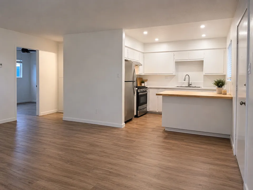 1029 Norwalk St #2B