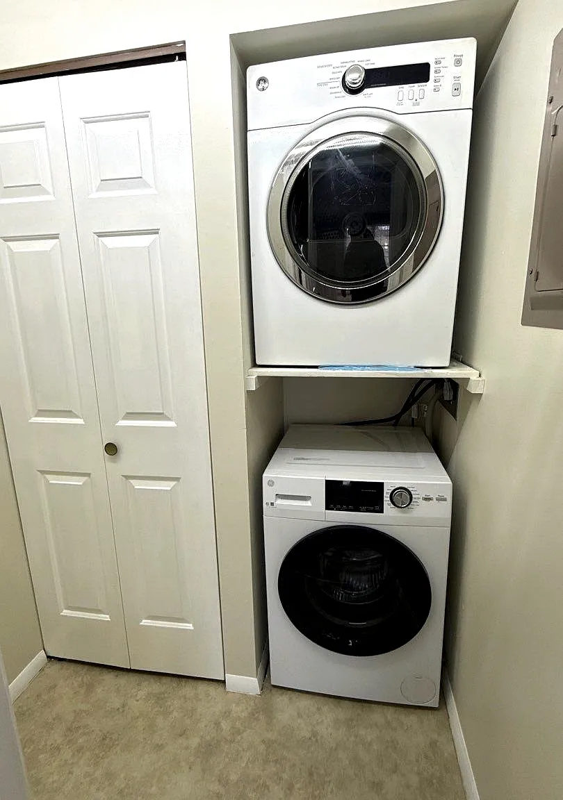 2 bed, 980 sqft, $1,695 — Photo 2