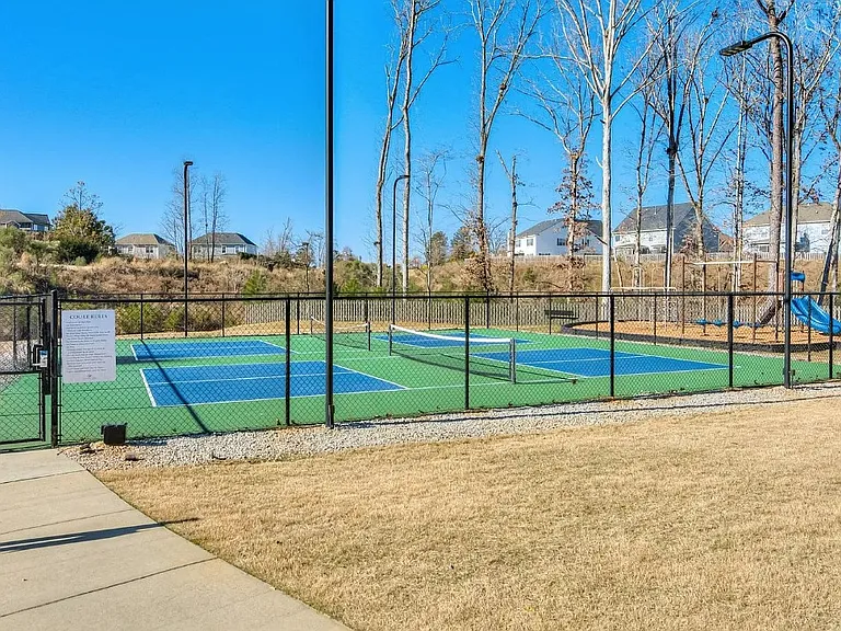540 Vinings Dr — Photo 46