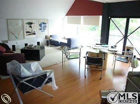 428 Kitchener 003.JPG