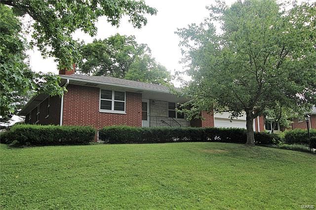 1st image of 7 Monticello Dr