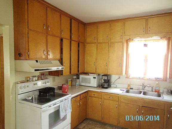 Lots of cabinet space