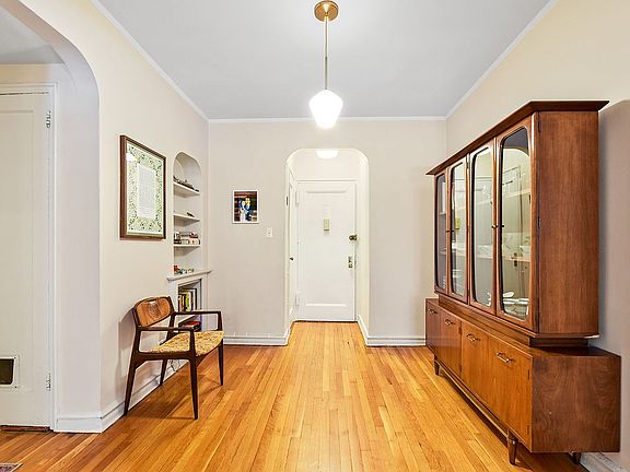 3rd image of 601 E 19th St APT 1E