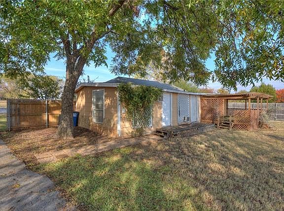 2nd image of 2812 Church Dr