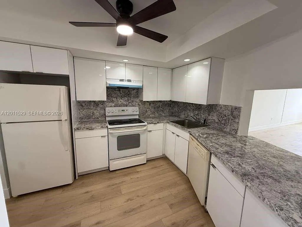 Jade Winds Group-Daisy Ga — Photo 2