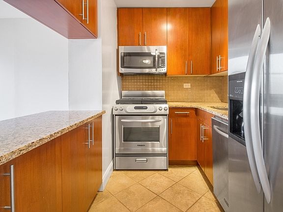5th image of 330 E 39th St APT 32k