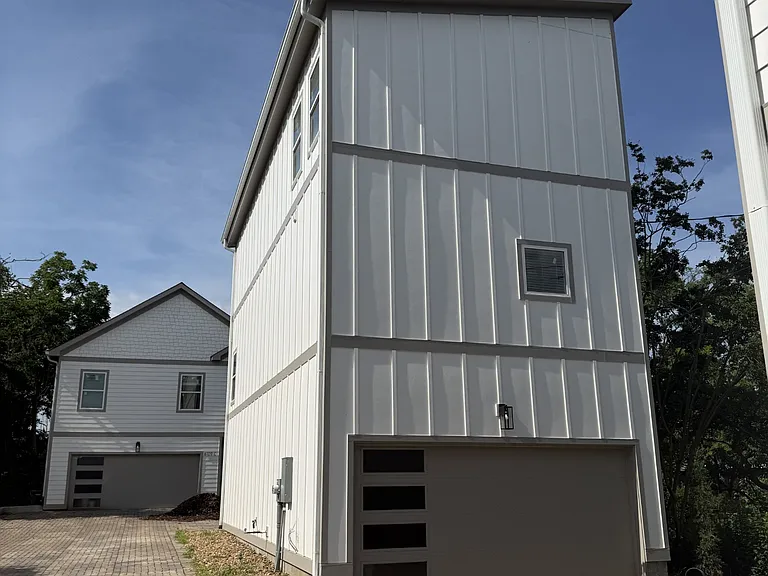 6109 Robertson Ave #B — Photo 2