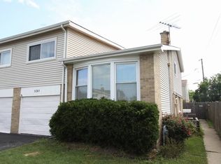9341 Cedar Ln, Des Plaines, IL 60016