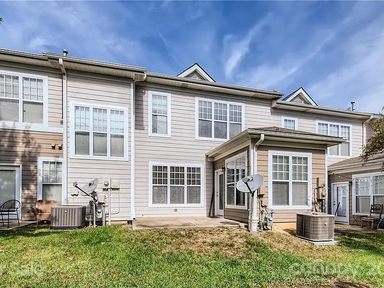 15411 Saint Christopher Ct — Photo 25