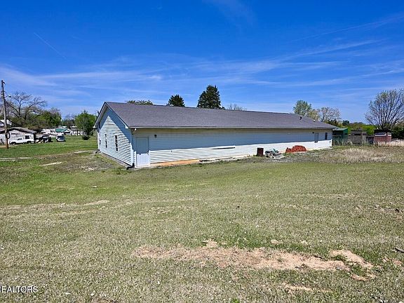 3rd image of 2139 Big Springs Rd